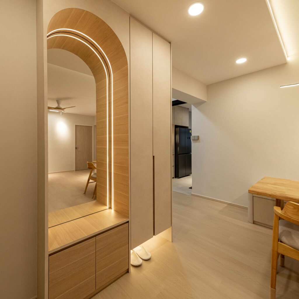 Arch mirror design at 316A Ang Mo Kio | Design 2B